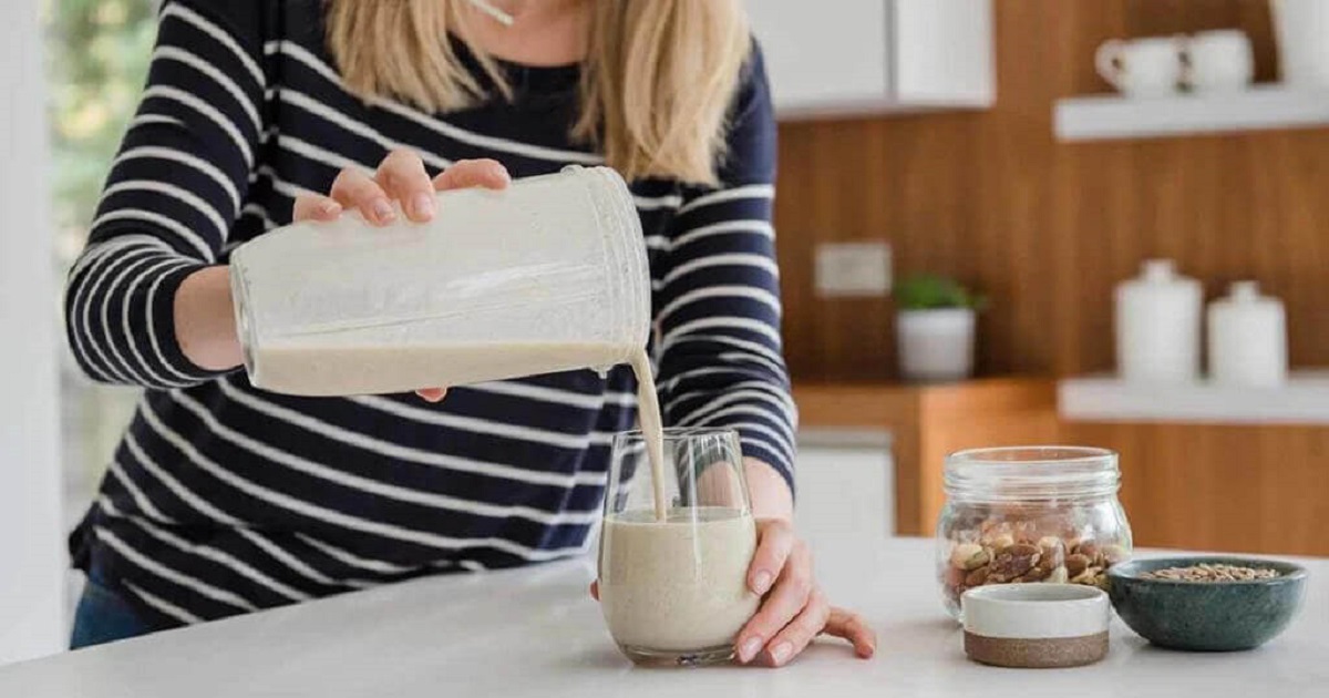Uống sữa đậu nành đúng cách sẽ mang lại nhiều lợi ích cho sức khỏe (Ảnh: Sưu tầm internet)